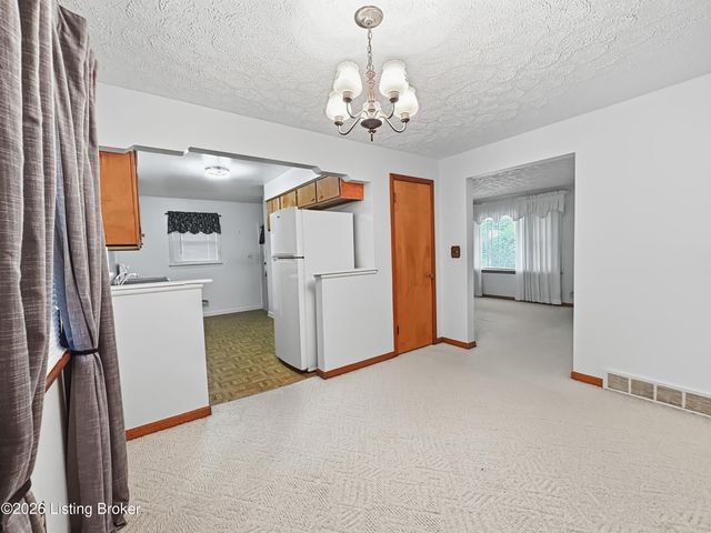 4113 Burrell Dr, Louisville, KY 40216