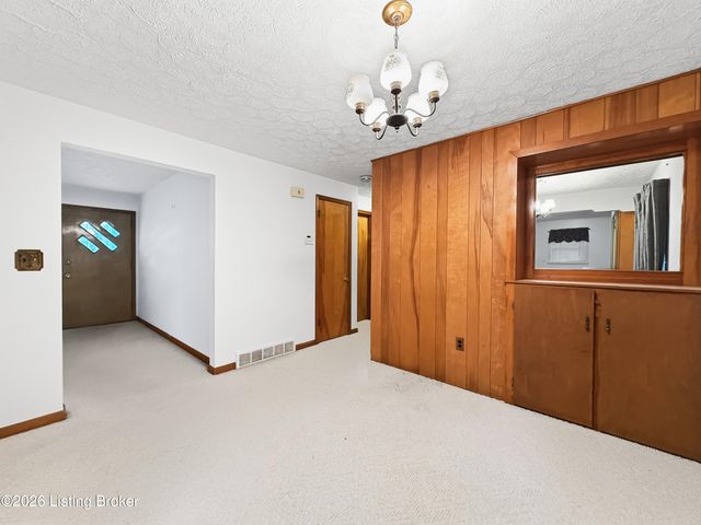 4113 Burrell Dr, Louisville, KY 40216
