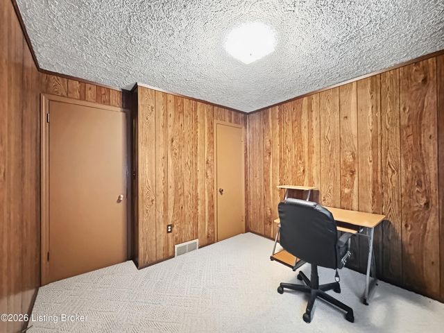 4113 Burrell Dr, Louisville, KY 40216