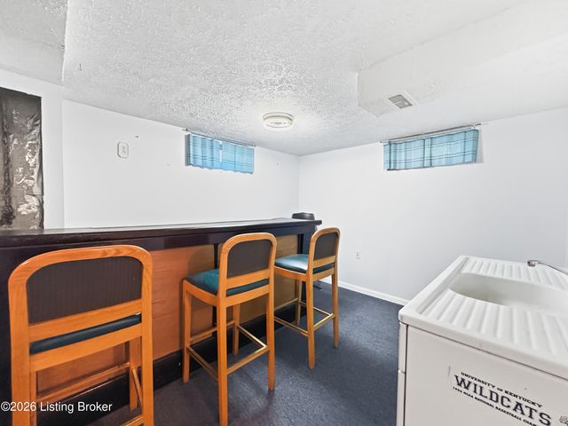 4113 Burrell Dr, Louisville, KY 40216
