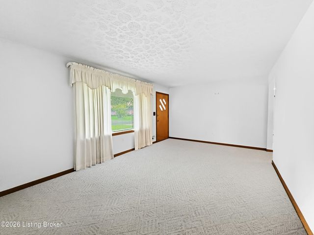 4113 Burrell Dr, Louisville, KY 40216
