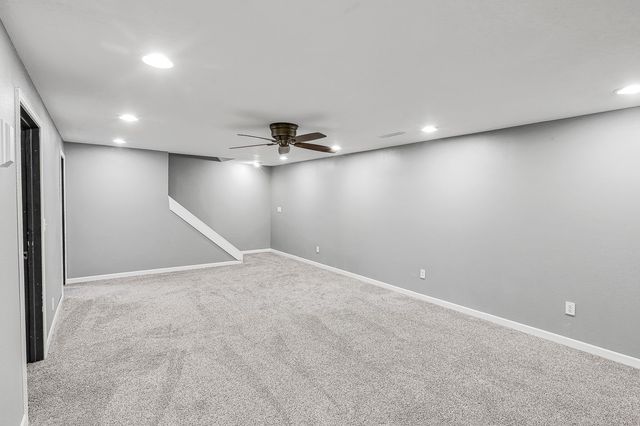 116 E 14th Street, Pella, IA 50219