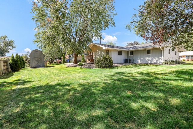 116 E 14th Street, Pella, IA 50219