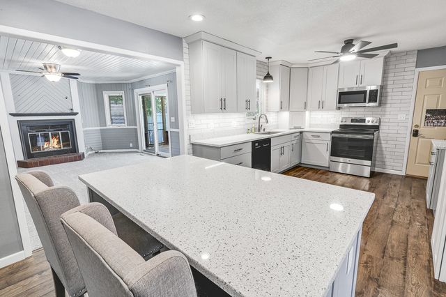 116 E 14th Street, Pella, IA 50219