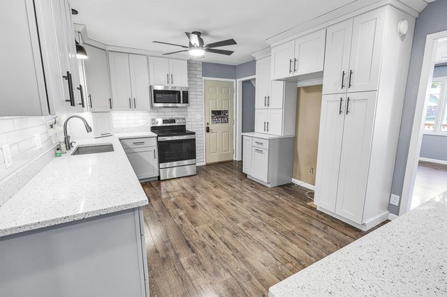 116 E 14th Street, Pella, IA 50219