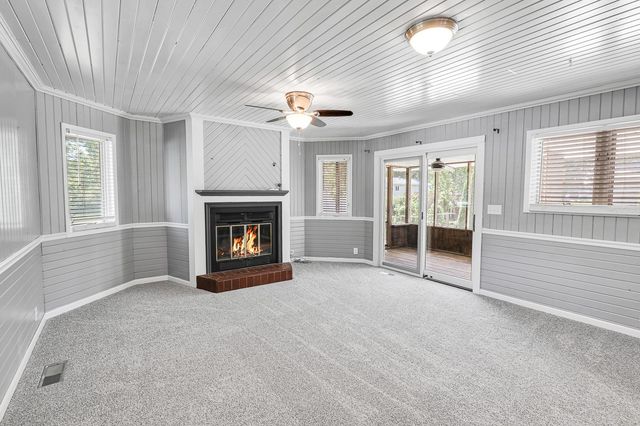 116 E 14th Street, Pella, IA 50219