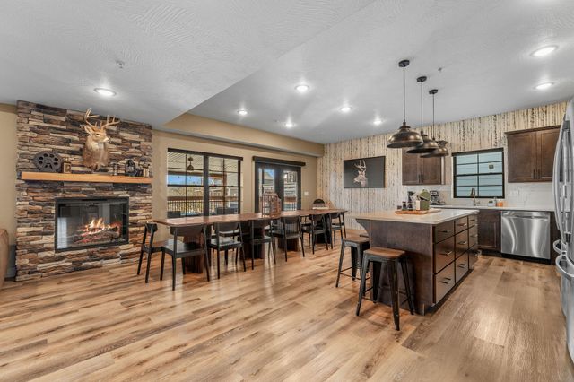 161 Branson Cove Boulevard 59, Hollister, MO 65672