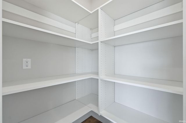 988 Arthur Heights Drive, Fort Wayne, IN 46818