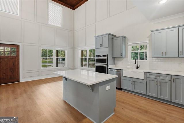 406 S Ash Street, Springfield, GA 31329