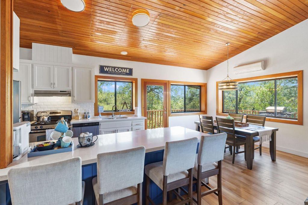 Image 34 of property listing at 56406 Marina View Way, Bass Lake, CA 93604