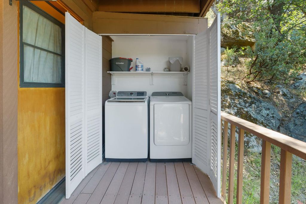 Image 36 of property listing at 56406 Marina View Way, Bass Lake, CA 93604