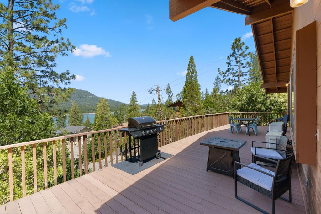 Image 39 of property listing at 56406 Marina View Way, Bass Lake, CA 93604
