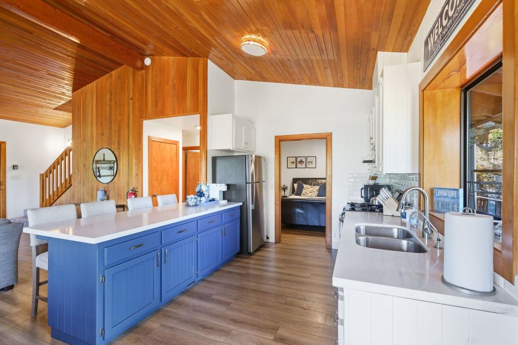 Image 5 of property listing at 56406 Marina View Way, Bass Lake, CA 93604