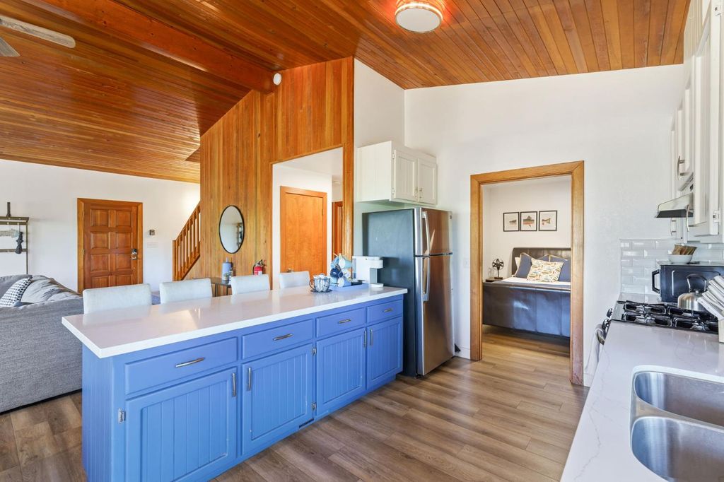 Image 7 of property listing at 56406 Marina View Way, Bass Lake, CA 93604