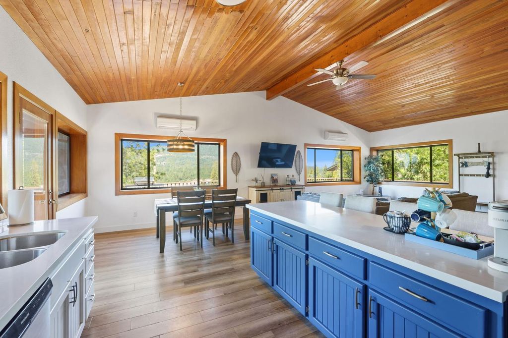 Image 8 of property listing at 56406 Marina View Way, Bass Lake, CA 93604