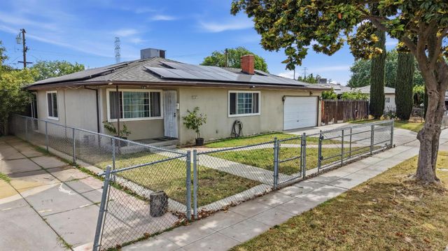 4867 E Leisure Avenue, Fresno, CA 93727