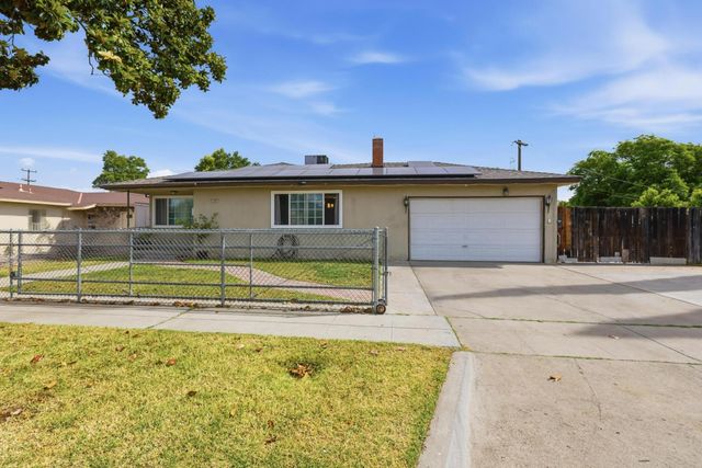 4867 E Leisure Avenue, Fresno, CA 93727