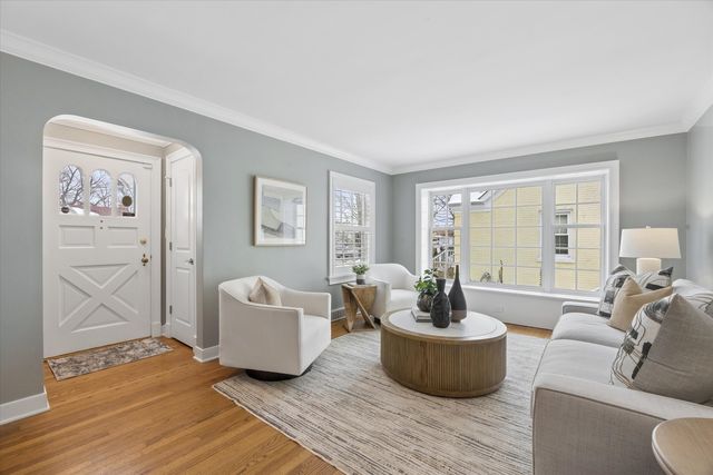 4622 Gilbert Avenue, Western Springs, IL 60558