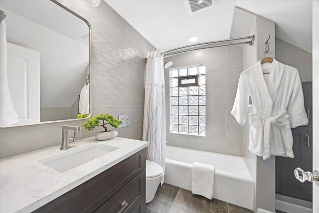 4622 Gilbert Avenue, Western Springs, IL 60558