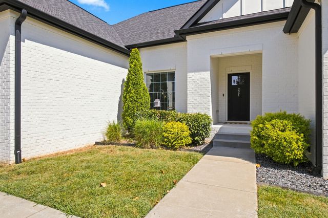 221 Downeymeade Dr, Nashville, TN 37214