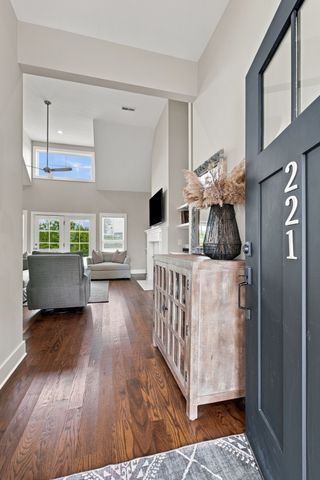 221 Downeymeade Dr, Nashville, TN 37214