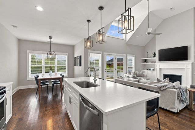 221 Downeymeade Dr, Nashville, TN 37214
