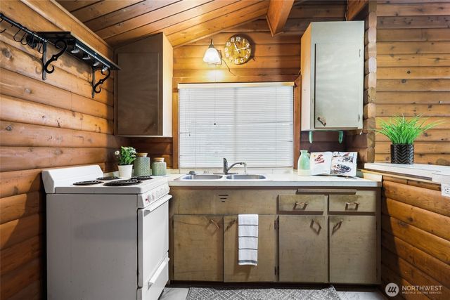 2806 Bona Vista Drive SW, Olympia, WA 98512