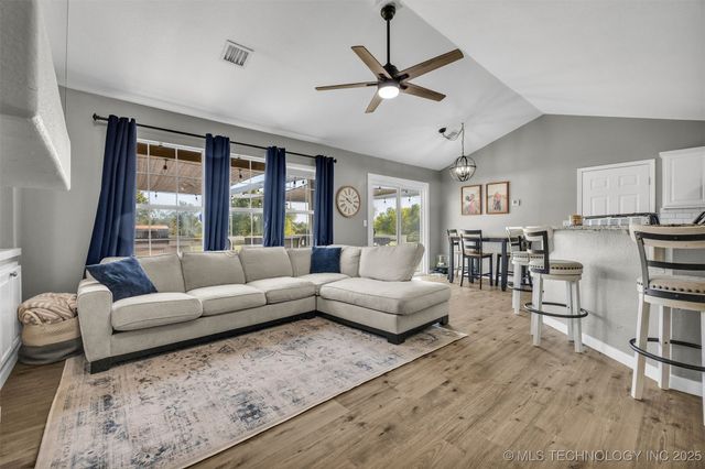 25115 S Hackamore Road E, Claremore, OK 74019