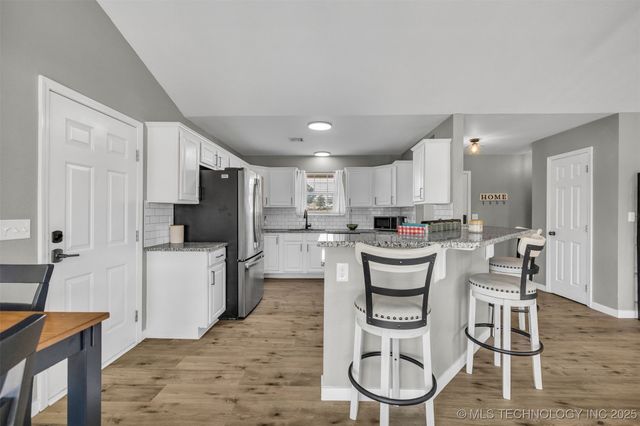 25115 S Hackamore Road E, Claremore, OK 74019