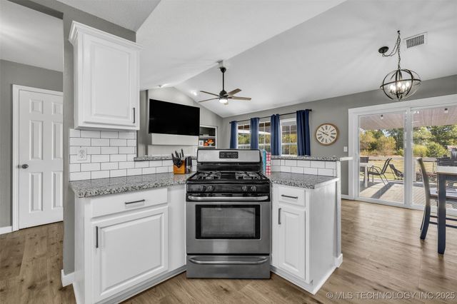 25115 S Hackamore Road E, Claremore, OK 74019