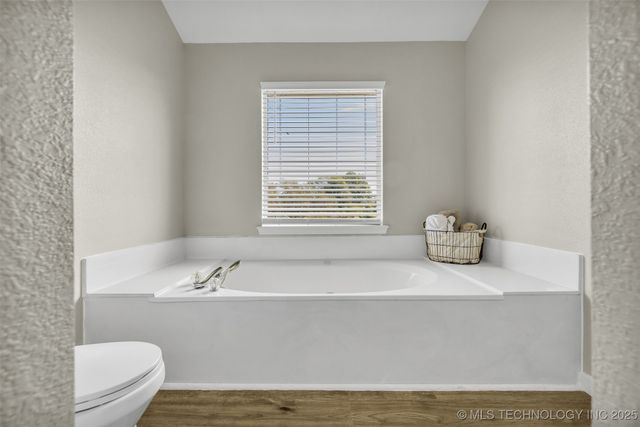 25115 S Hackamore Road E, Claremore, OK 74019