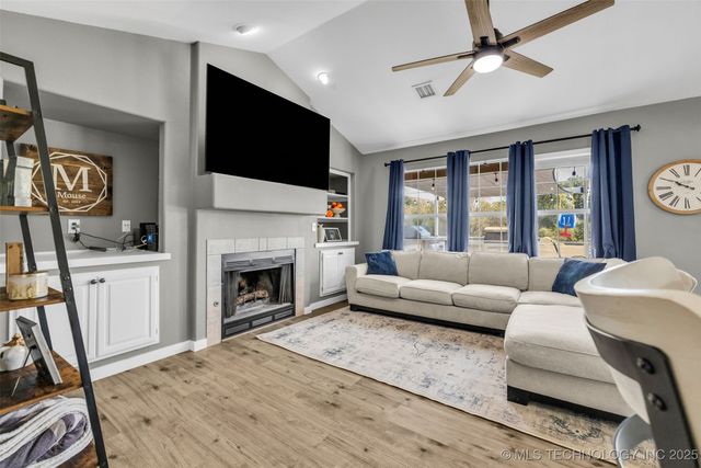 25115 S Hackamore Road E, Claremore, OK 74019