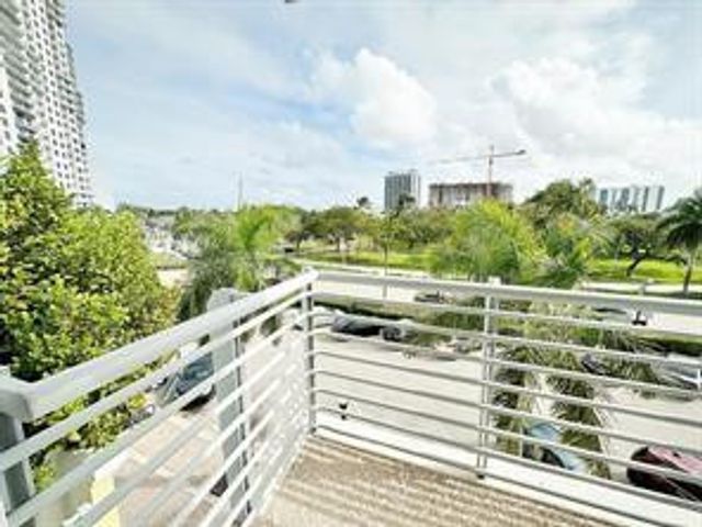 1830 Radius Drive 323, Hollywood, FL 33020