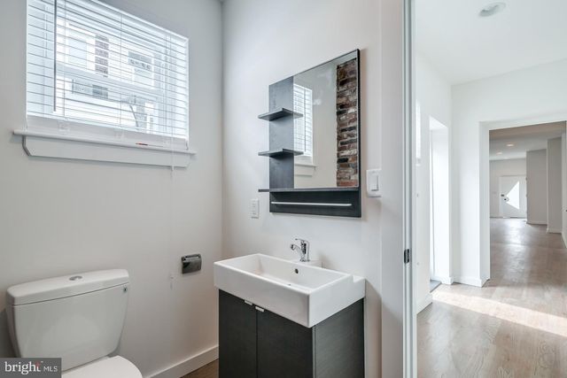 2933 E THOMPSON ST, Philadelphia, PA 19134