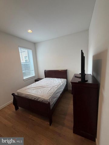 2933 E THOMPSON ST, Philadelphia, PA 19134