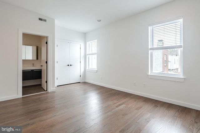 2933 E THOMPSON ST, Philadelphia, PA 19134