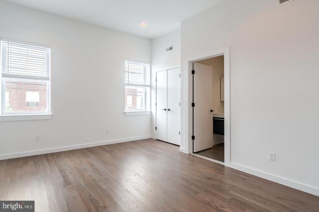 2933 E THOMPSON ST, Philadelphia, PA 19134