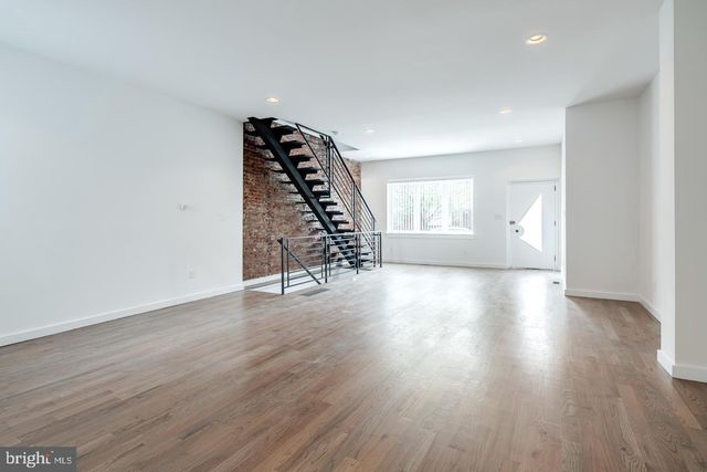 2933 E THOMPSON ST, Philadelphia, PA 19134