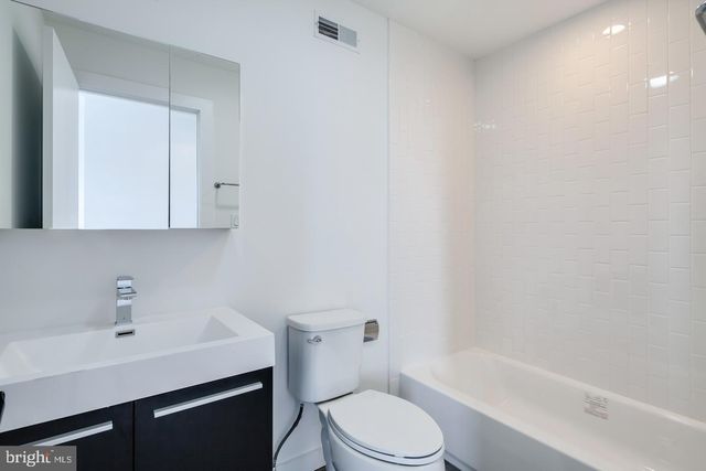 2933 E THOMPSON ST, Philadelphia, PA 19134