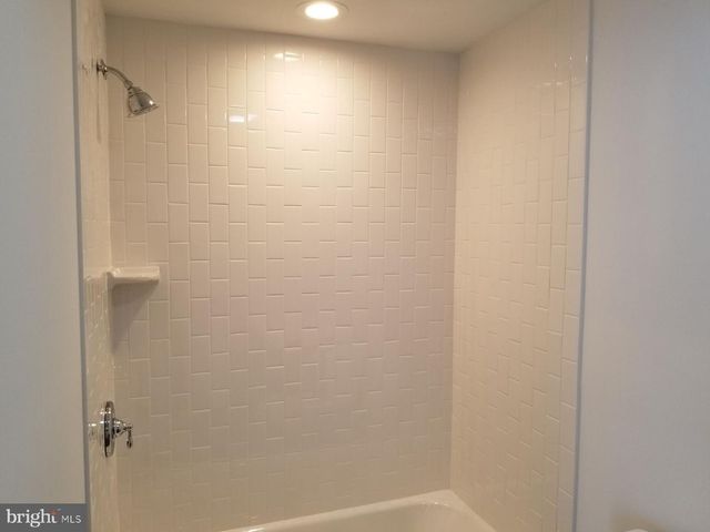 2933 E THOMPSON ST, Philadelphia, PA 19134