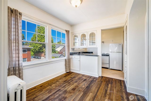 746 10th Avenue E, Seattle, WA 98102