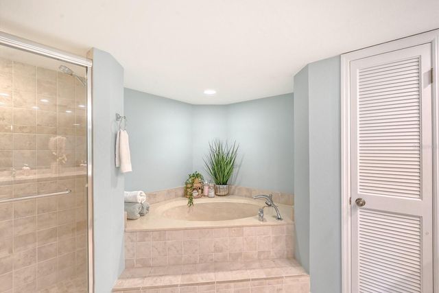 550 FLAMINGO DRIVE 202, Venice, FL 34285