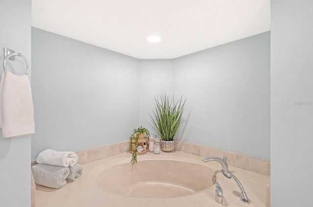 550 FLAMINGO DRIVE 202, Venice, FL 34285