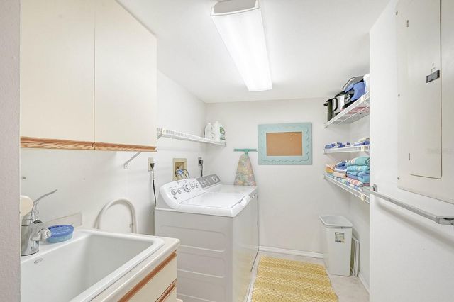 550 FLAMINGO DRIVE 202, Venice, FL 34285