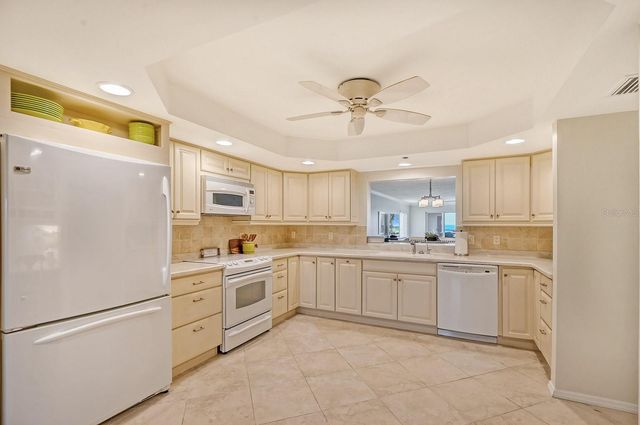 550 FLAMINGO DRIVE 202, Venice, FL 34285