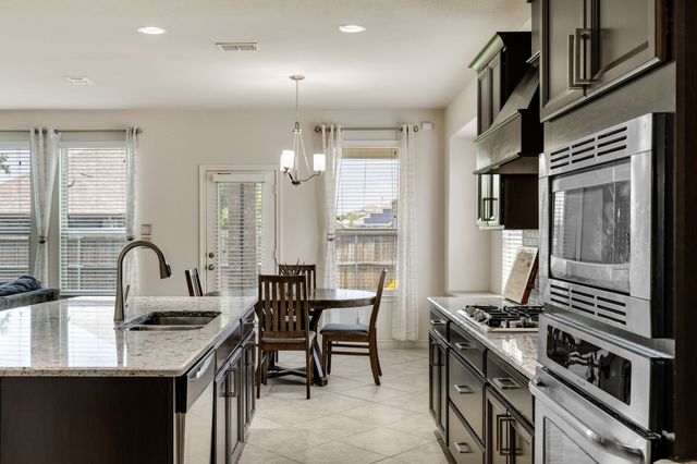 1017 Rose Garden Drive, Little Elm, TX 75068