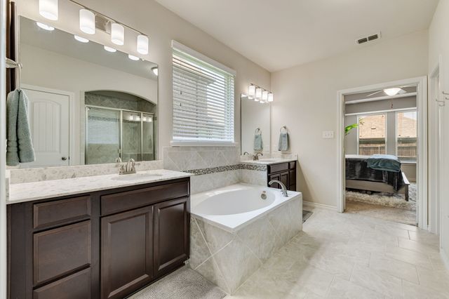 1017 Rose Garden Drive, Little Elm, TX 75068