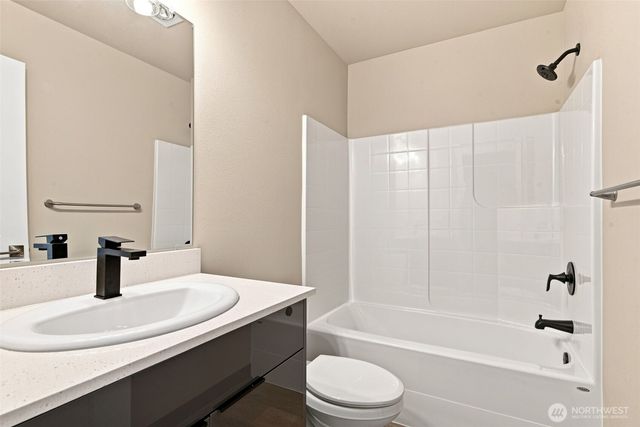 612 & 614 122nd Street Ct E, Tacoma, WA 98445
