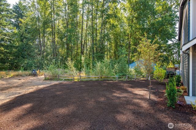 612 & 614 122nd Street Ct E, Tacoma, WA 98445