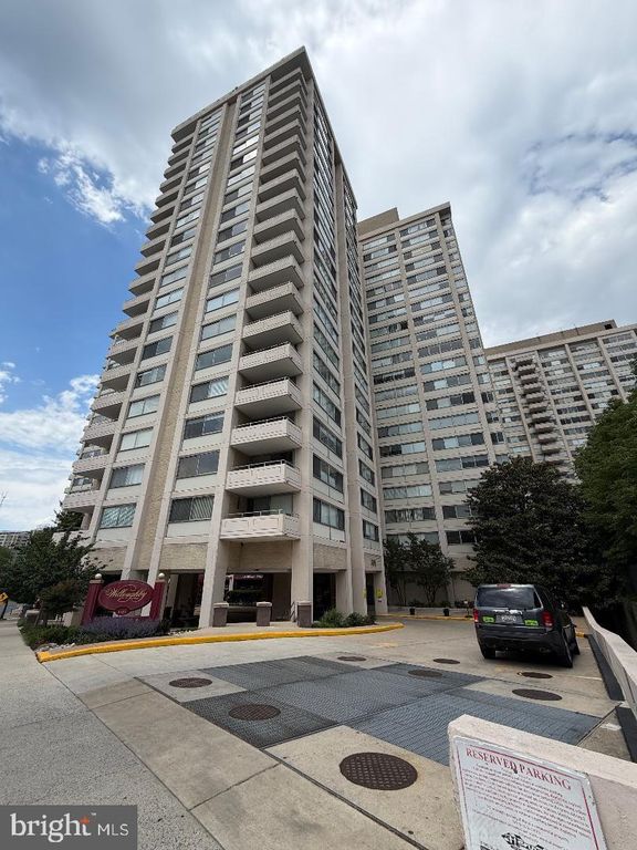 Image 1 of property listing at 4515 WILLARD AVE #2415S, Chevy Chase, MD 20815